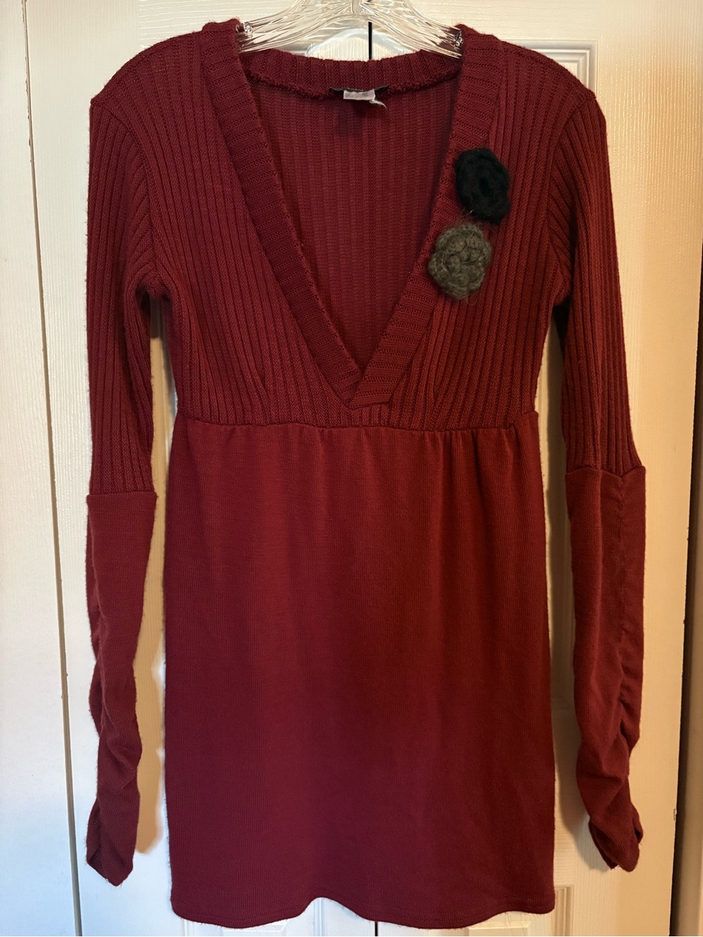 Venus Burgundy Knit Sweater Dress V-Neck Long Sleeve Flower Accent Size S